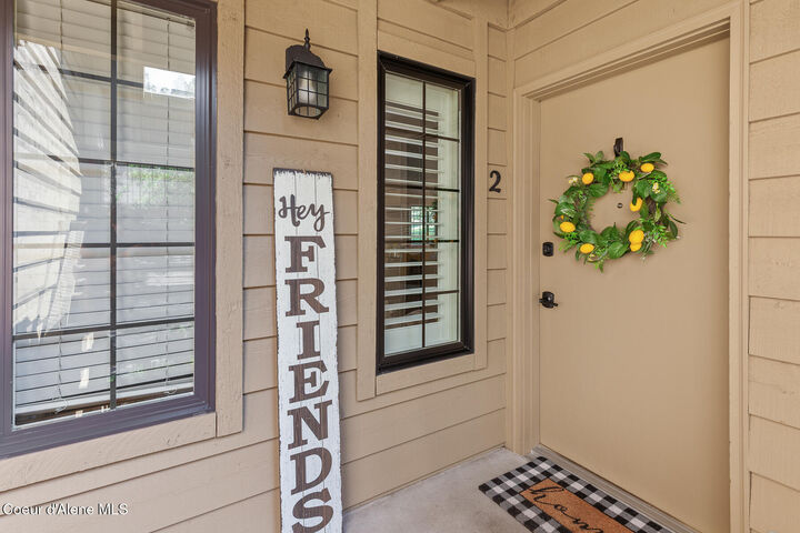 Property Photo: 101 S Neyland Ave 2 WA 99019