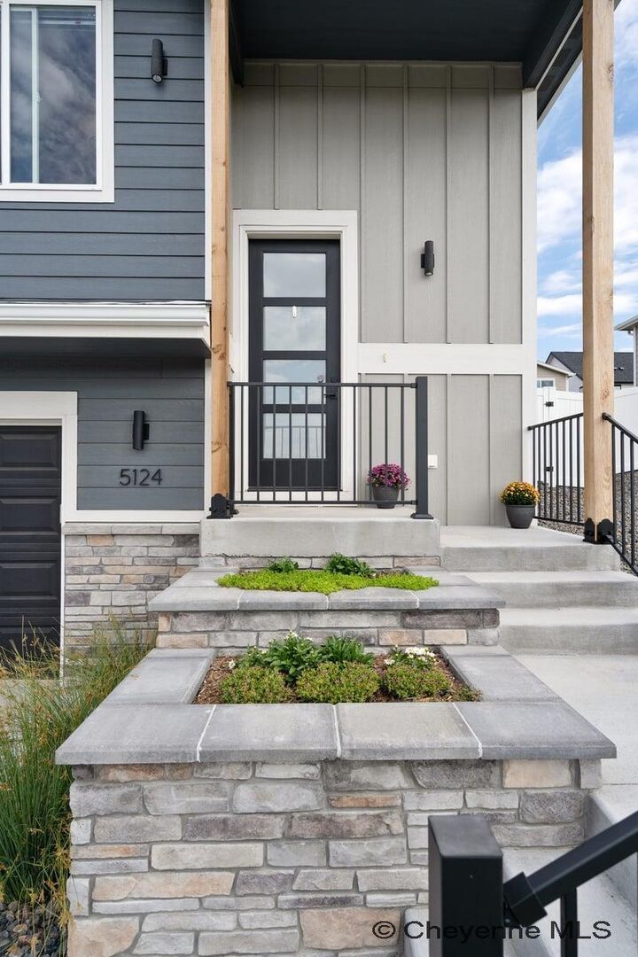 Property Photo:  5124 Sullivan St  WY 82001 