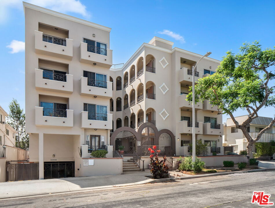 Property Photo: 1629 Armacost Ave CA 90025