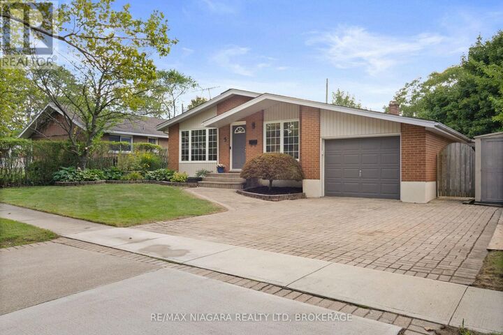 Property Photo: 3 Clearview Heights ON L2T 2W2