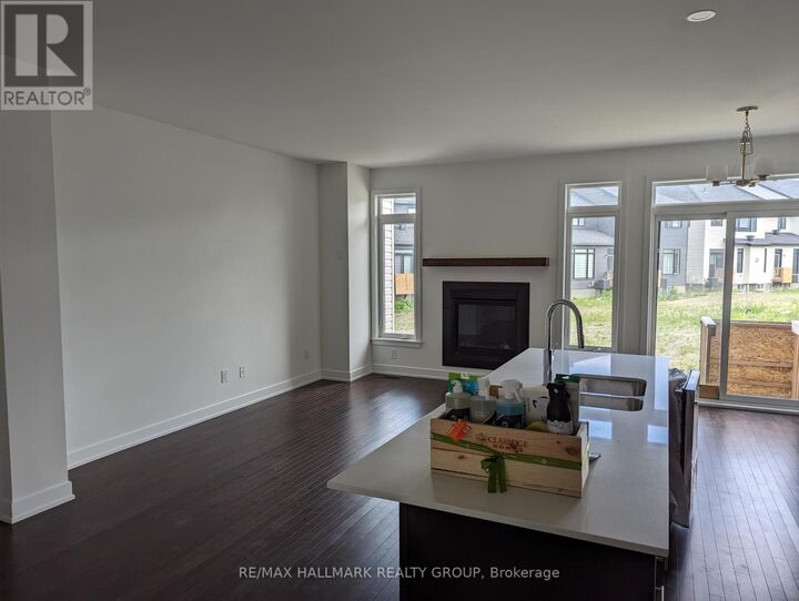 Photo de la propriété:  262 Darjeeling Avenue  ON K2J 6Z1 