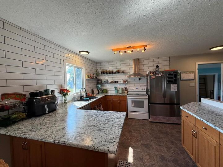 Property Photo: 99084 10N Road MB R0K 1G0