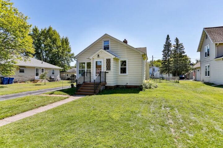 Property Photo: 1007 East 7th Street WI 54452