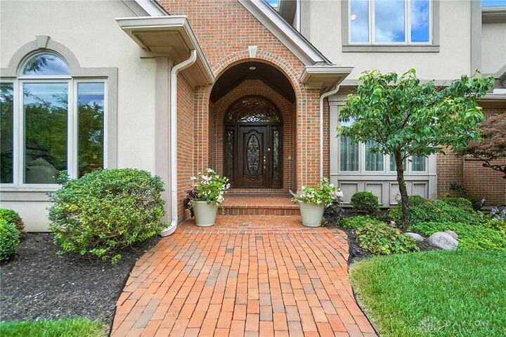 Property Photo: 3905 Oakview Drive OH 45430