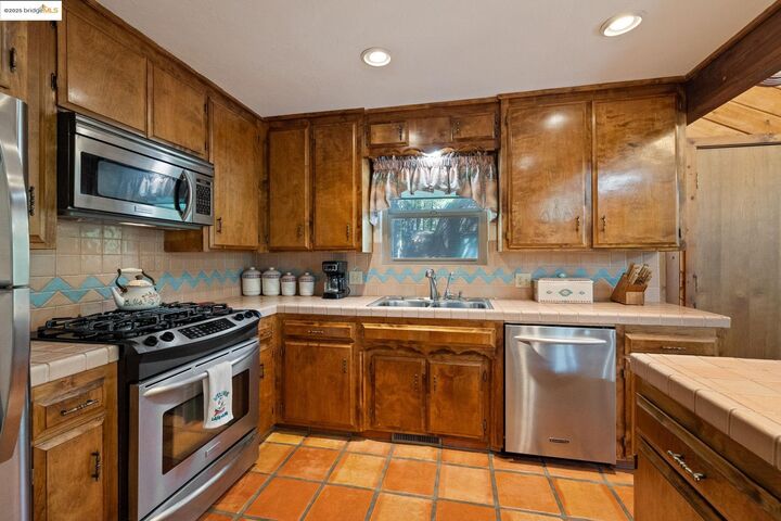 Property Photo:  25367 Rebekah  CA 95335 