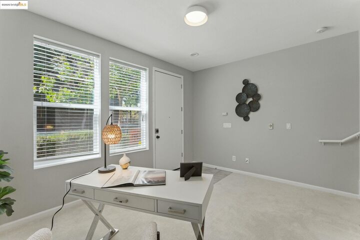 Property Photo:  456 Marina Way  CA 94801 