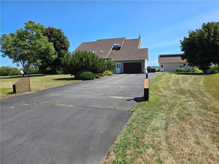 804 St Pierre Crescent  Beresford NB E8K 1S1 photo