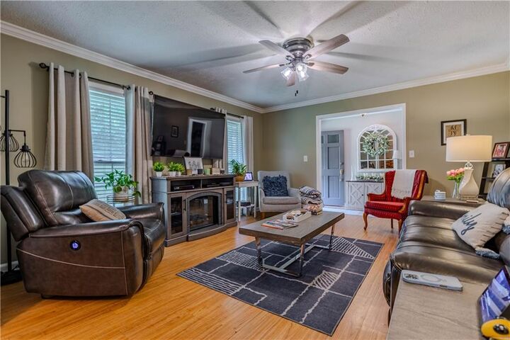 Property Photo:  20 Warwick Way  GA 30161 