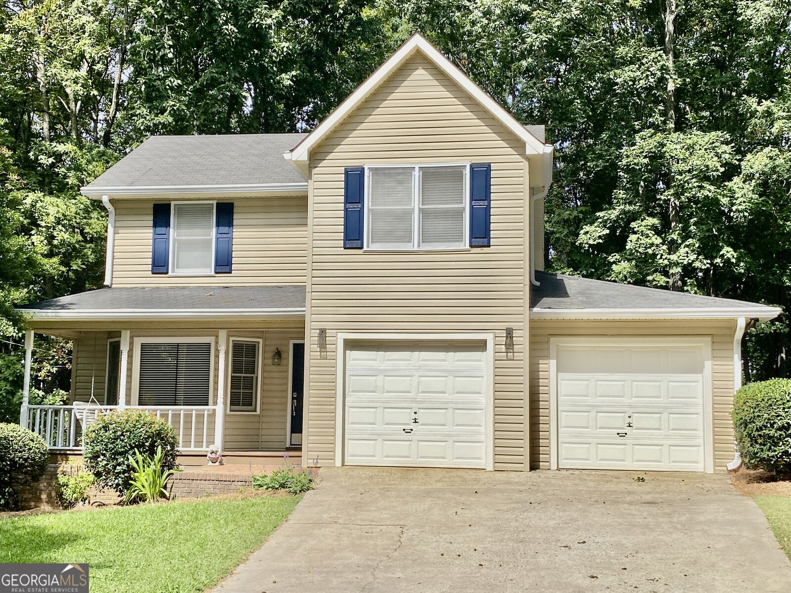 Property Photo: 52 Twickenham Road SE GA 30161