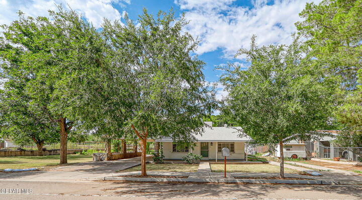 Property Photo: 261 Tulane Drive Drive TX 79907