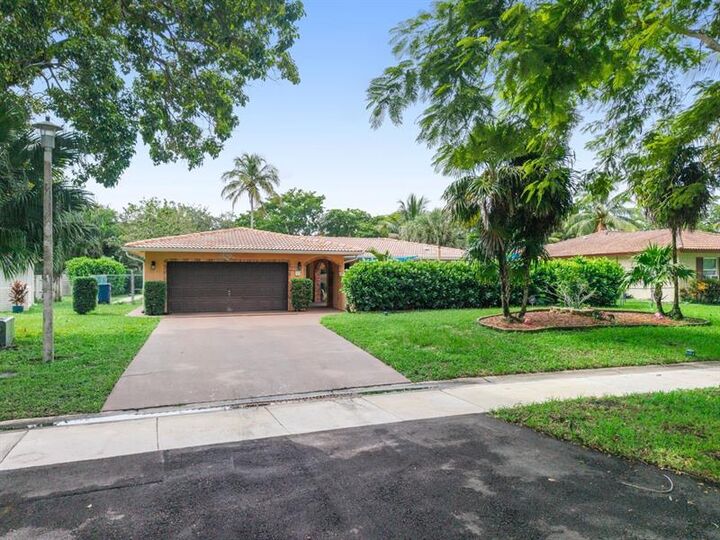 Property Photo: 11886 NW 24th St FL 33065