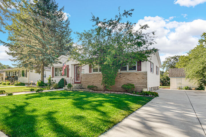 Property Photo: 3208 Grand Boulevard IN 46322