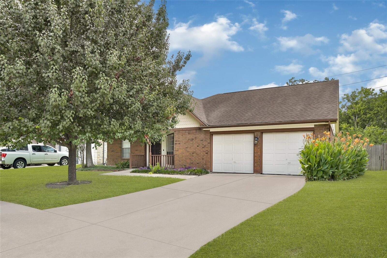 Property Photo:  2215 Saradon Drive  TX 77478 