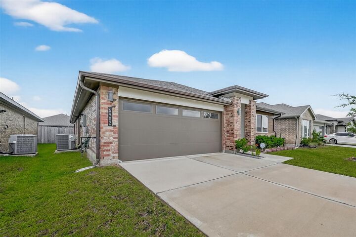Property Photo: 6902 Halifax Harvest Lane TX 77407
