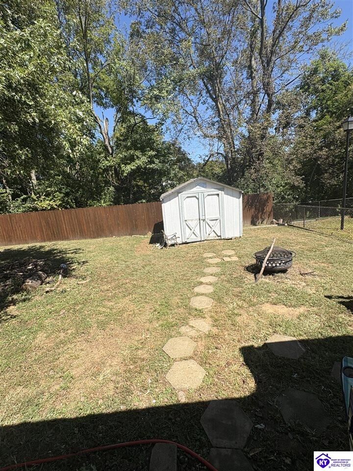 Property Photo:  5411 Alicante Lane  KY 40272 