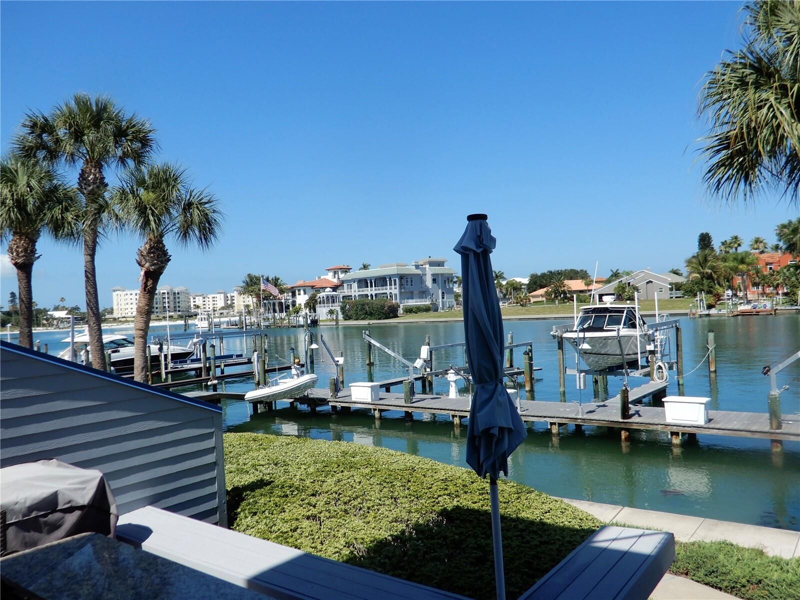 Property Photo: 910 Pinellas Bayway S 103 FL 33715