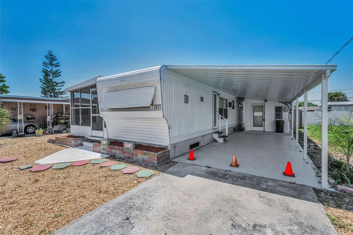 Property Photo:  1917 Hess Drive  FL 34691 