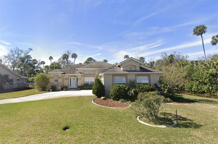 Property Photo:  412 Palm Drive  FL 32136 