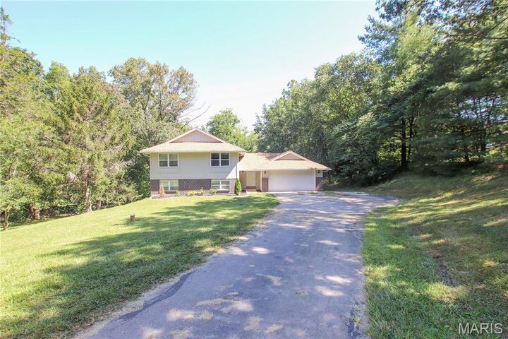 355 Somerset Drive  Robertsville MO 63089 photo
