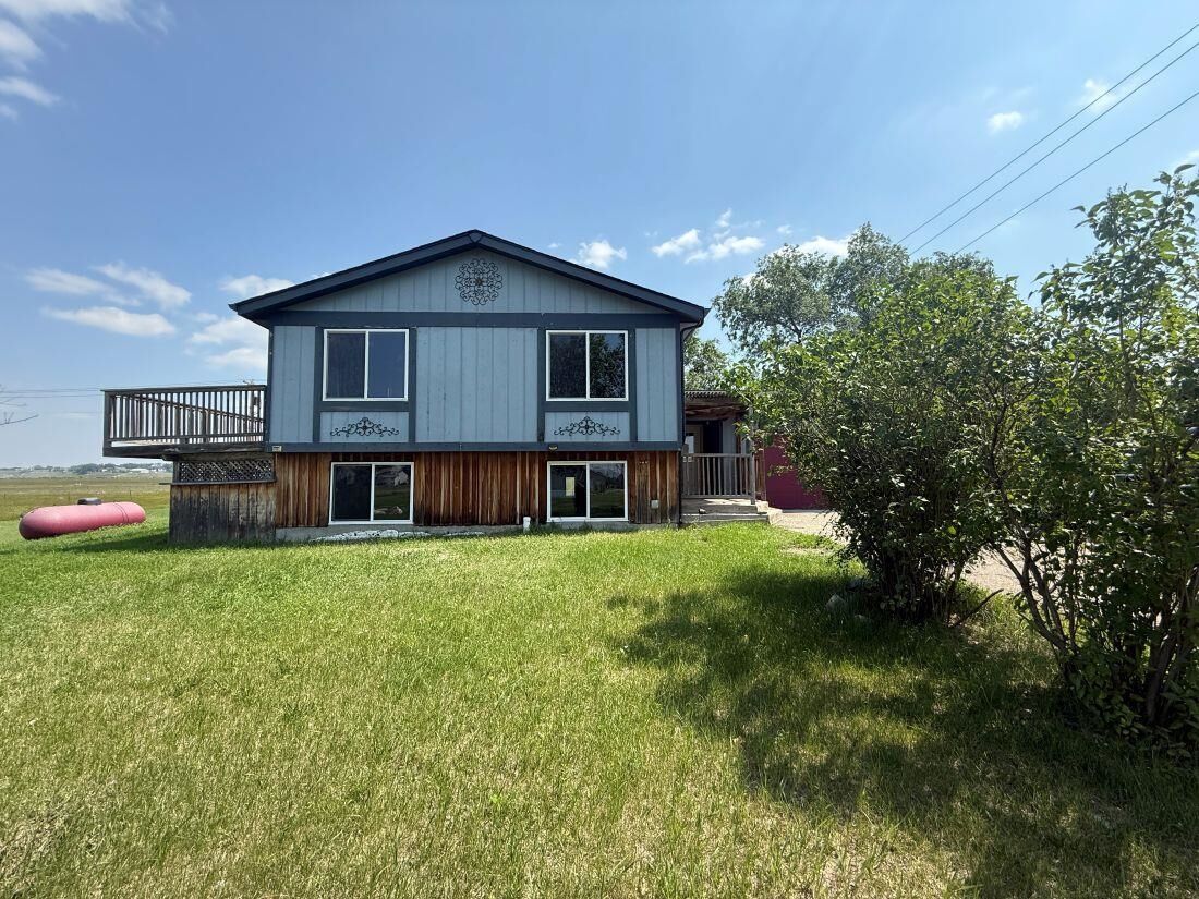Property Photo:  1804 14th Ave E  ND 58801 