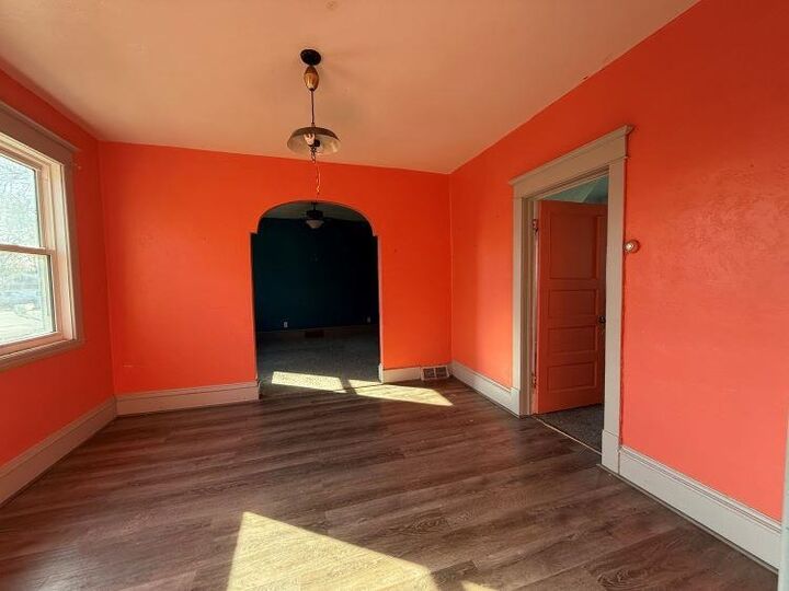 Property Photo: 402 NW 1st St ND 58730