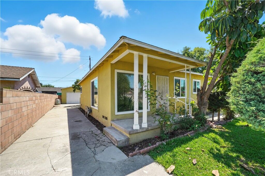 Property Photo: 2222 Hepworth Avenue CA 90040