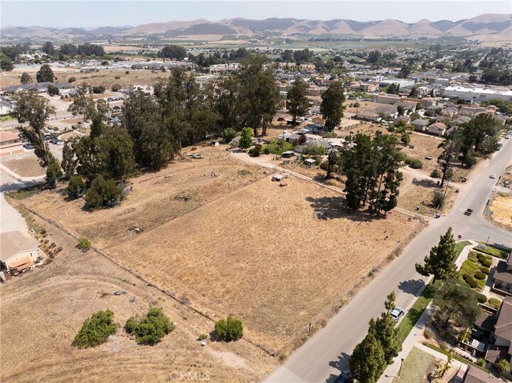 Property Photo: 680 Hill Street CA 93444