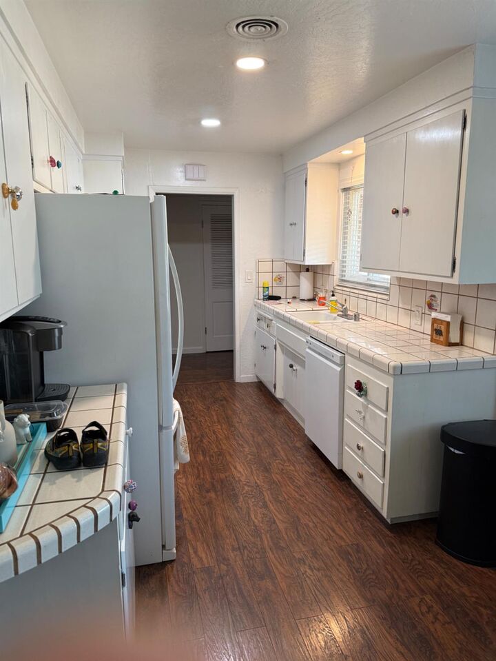 Property Photo:  5716 Lonsdale Drive  CA 95822 