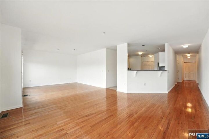 Property Photo: 252 The Promenade 9-252 NJ 07020