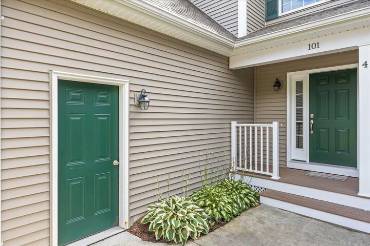 Property Photo: 4 Hummingbird Lane VT 05468