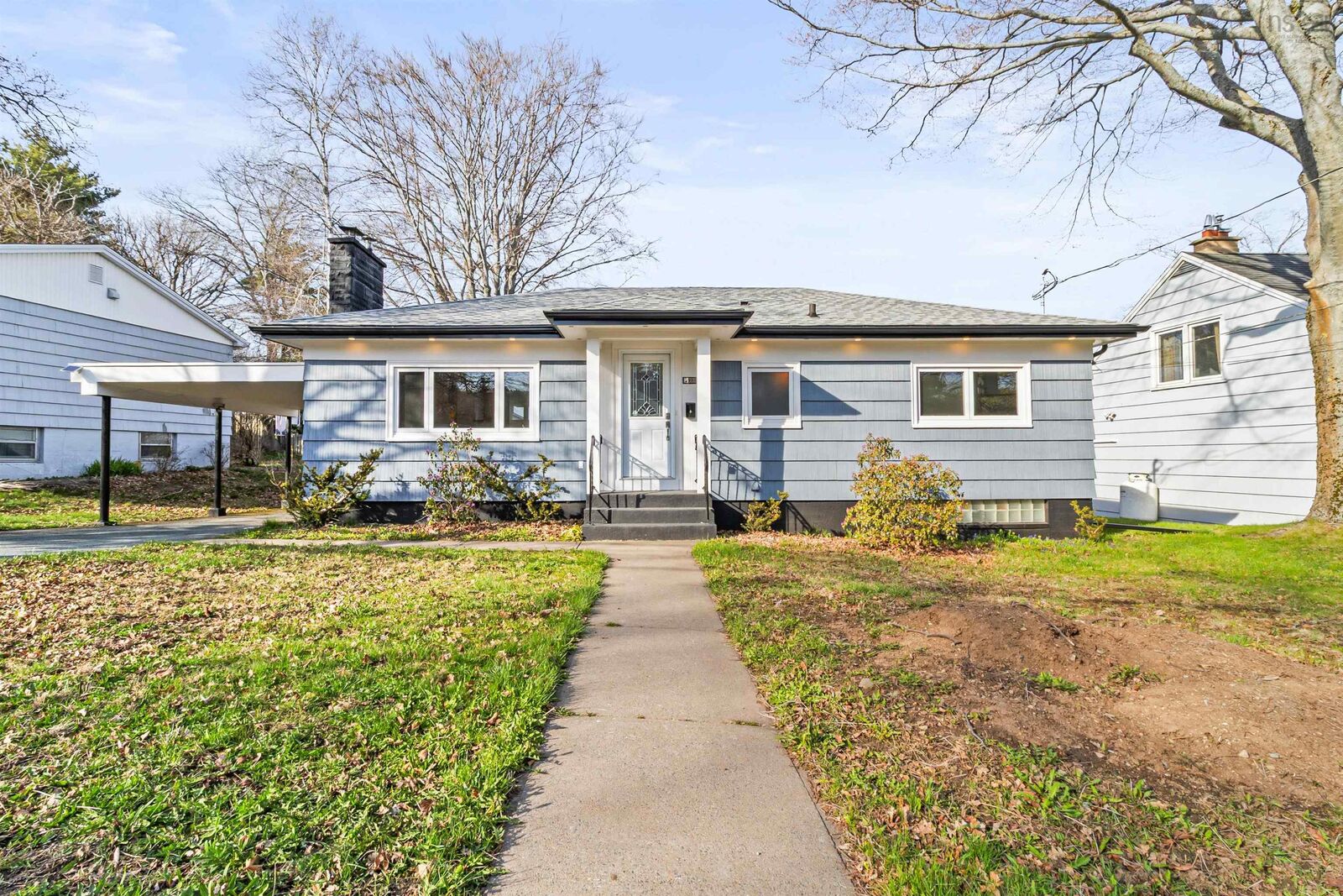 Property Photo: 2935 Joseph Howe Drive NS B3L 4H1