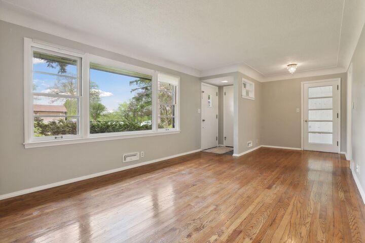 Property Photo: 4513 Laguna Drive MN 55435