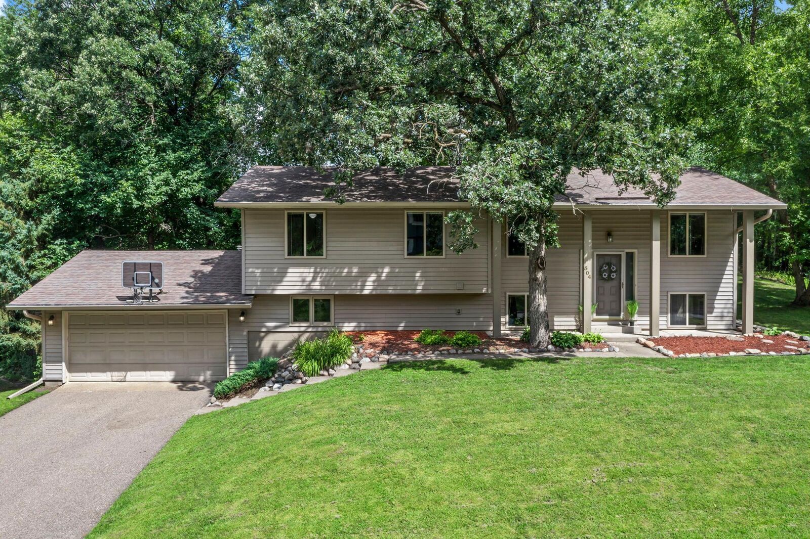 Property Photo: 504 E 135th Street MN 55337
