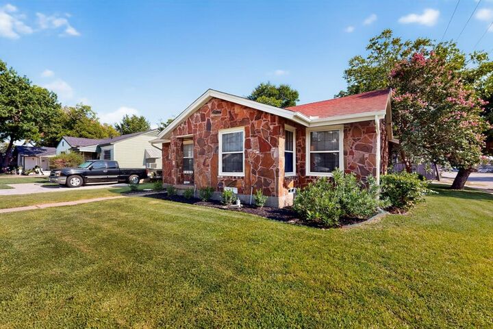 Property Photo: 1328 Lakeside Drive TX 75040