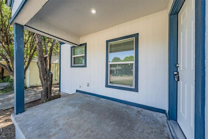 Property Photo: 1224 Colvin Street TX 76104