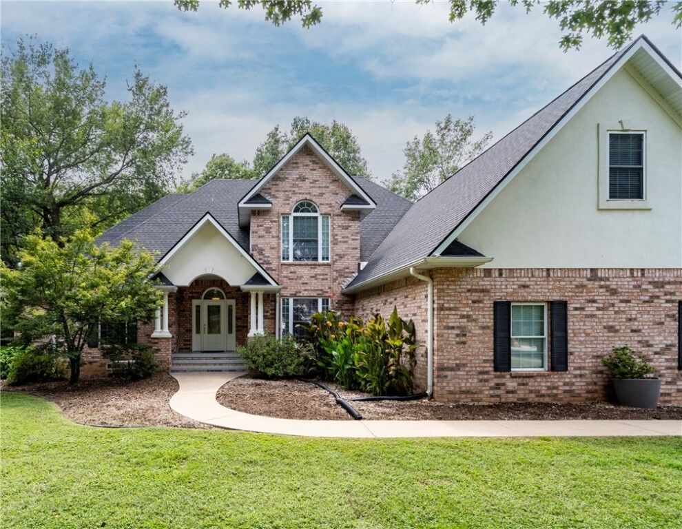 Property Photo: 1406 Avery Place AR 72761