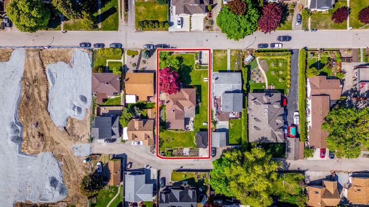 Property Photo: 607 Glenwood Avenue BC V1Y 5M2