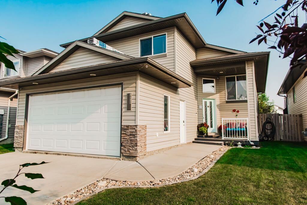 Property Photo: 10429 122 Avenue AB T8V 8C5