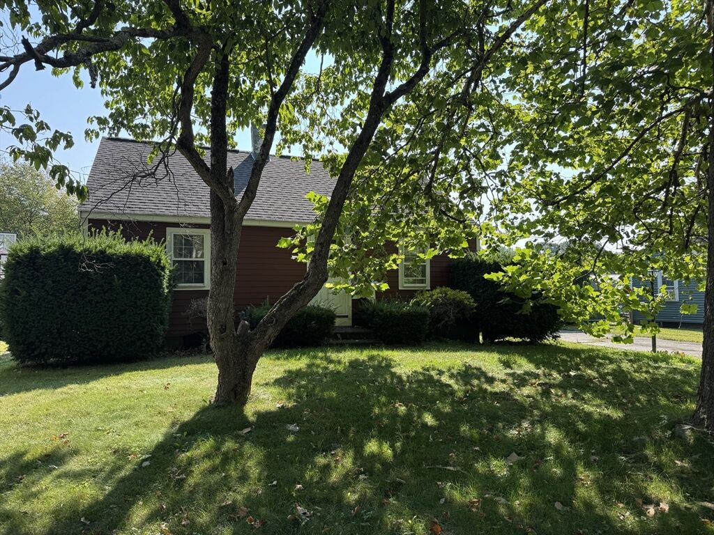 Property Photo: 122 Holden St MA 01606