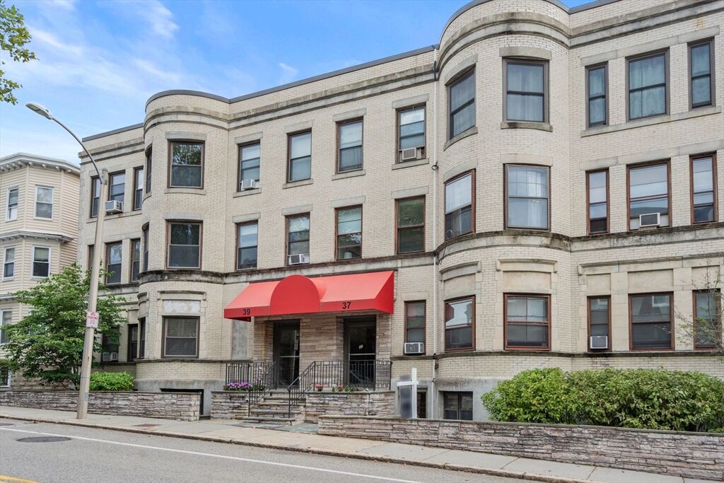 Property Photo: 37 Saint Paul St 3 MA 02446