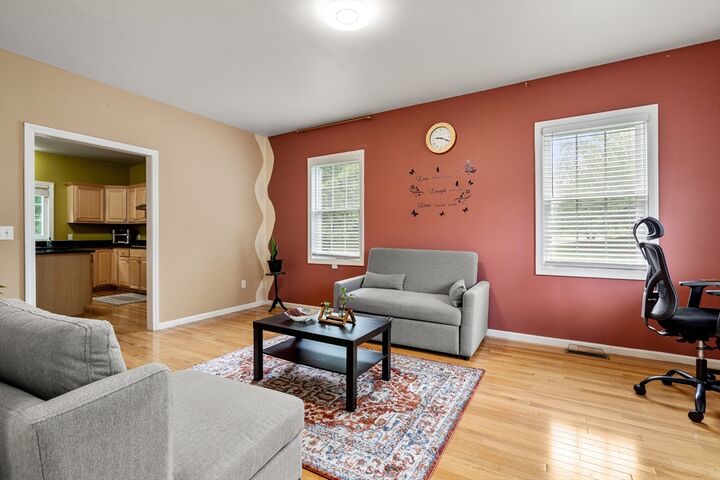 Property Photo:  5 Equestrian Lane Unit 5  MA 01824 
