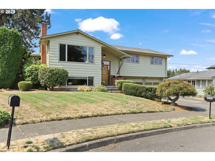 Property Photo: 3555 NE 133rd Ave OR 97230