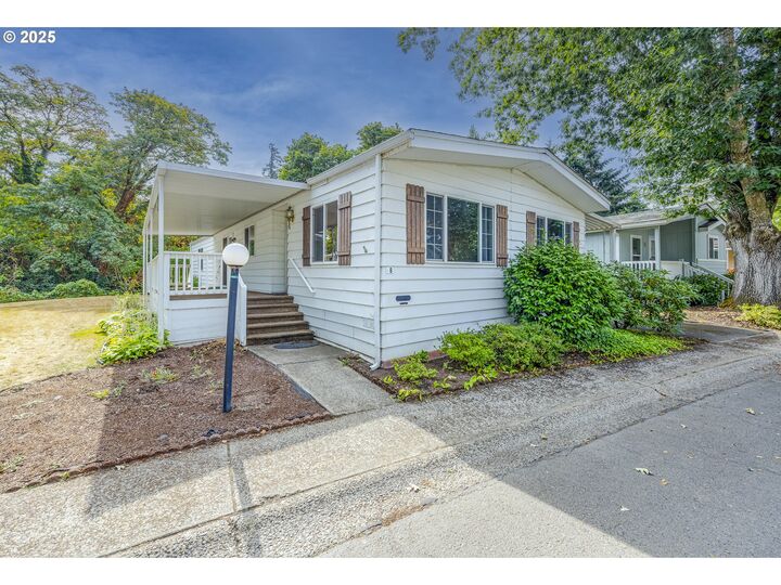 Property Photo:  1475 Green Acres Rd 8  OR 97408 