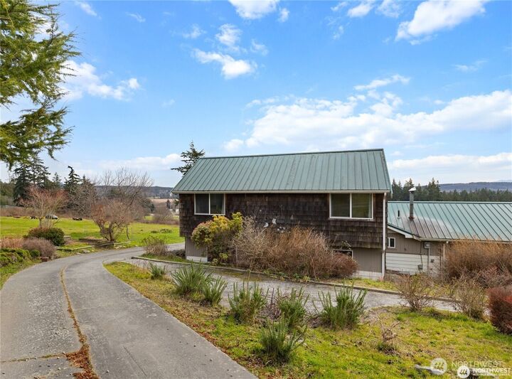 Property Photo: 486 W Henni Road WA 98277