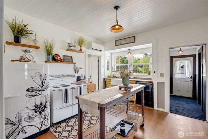 Property Photo: 32210 68th Avenue NW WA 98292
