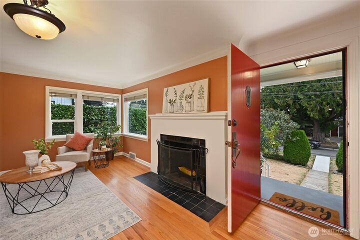 Property Photo: 10723 23rd Avenue NE WA 98125