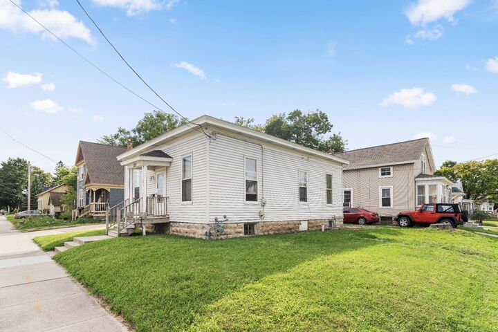 Property Photo: 323 Bowen Street WI 54901