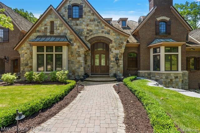 Property Photo:  7420 Inner Circle Drive  MI 48301 