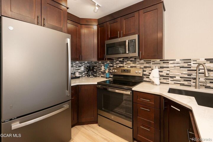Property Photo:  401 Nystrom Lane 1307  CO 80482 