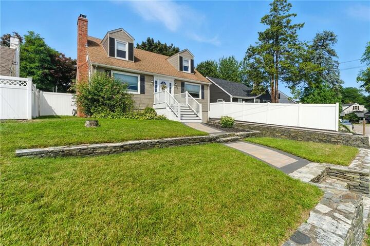 Property Photo:  33 Swan Street  RI 02911 
